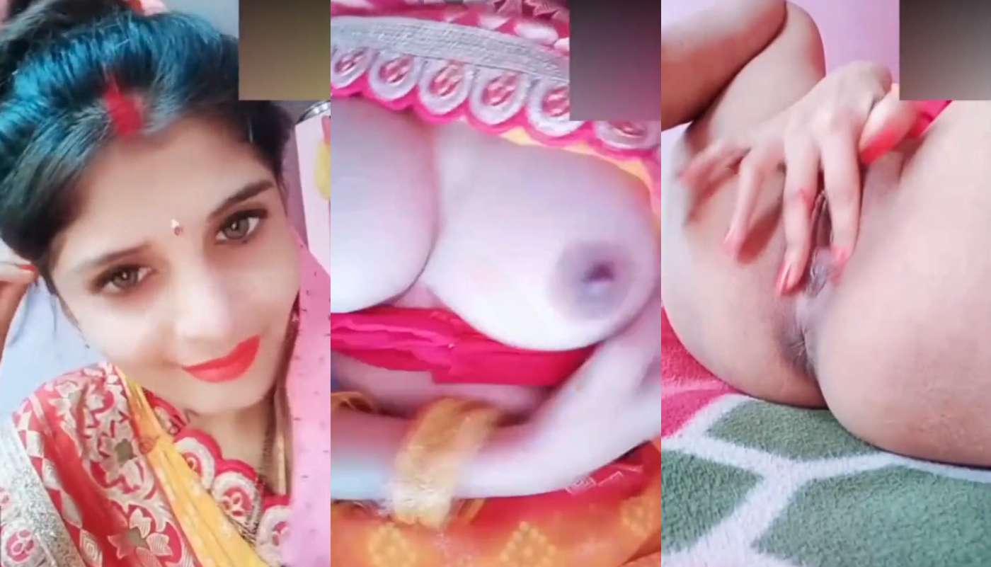 Sexy Bhabhi Sonali Showing Her Pussy On Chamet Live