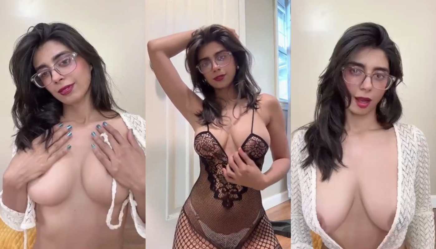 Insta Babe Aqsa Pervaiz Shows Off Her Nude Boobs Wet with Saliva and Rubbing Them Part 2