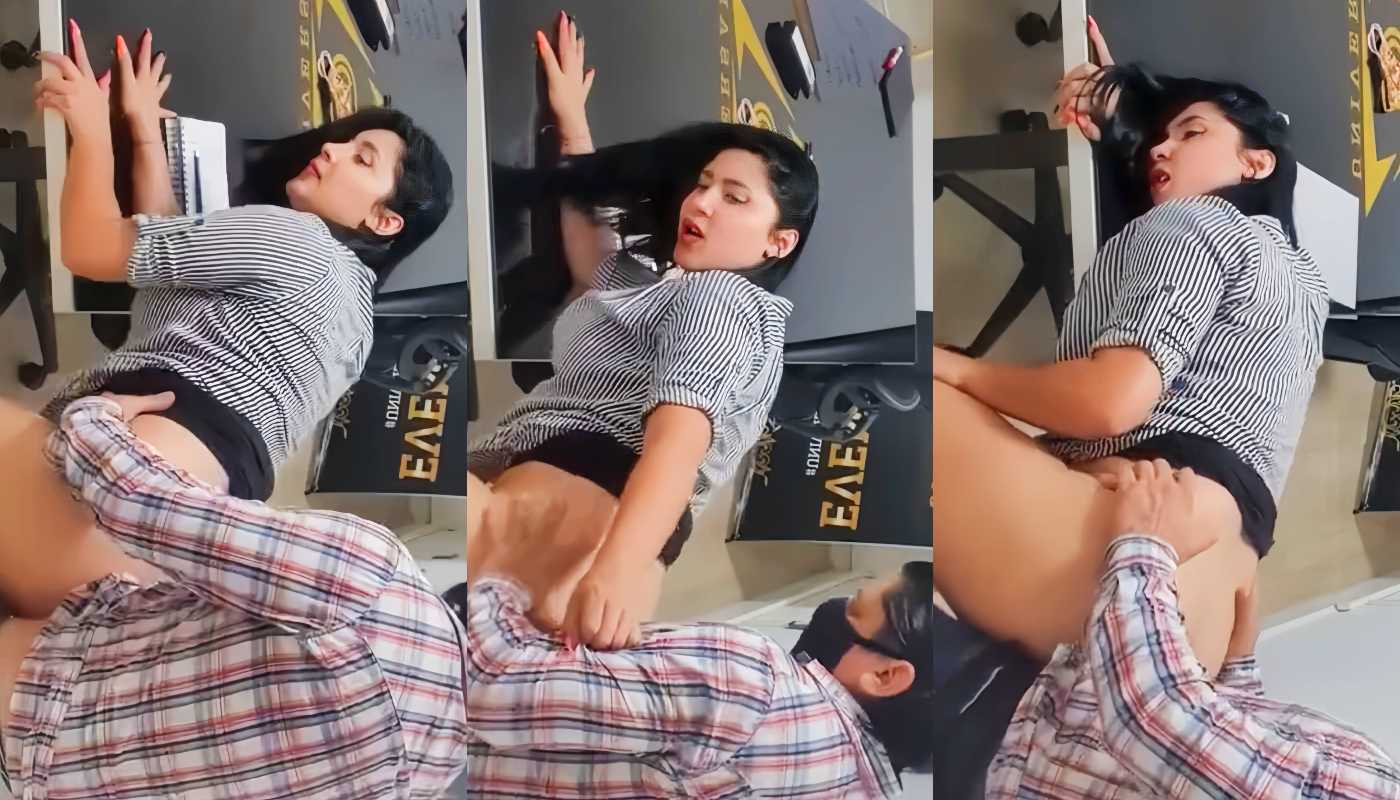 Horny NRI Lady Office Boss Hard Hitted By Her Indian Employee in Doggy Style