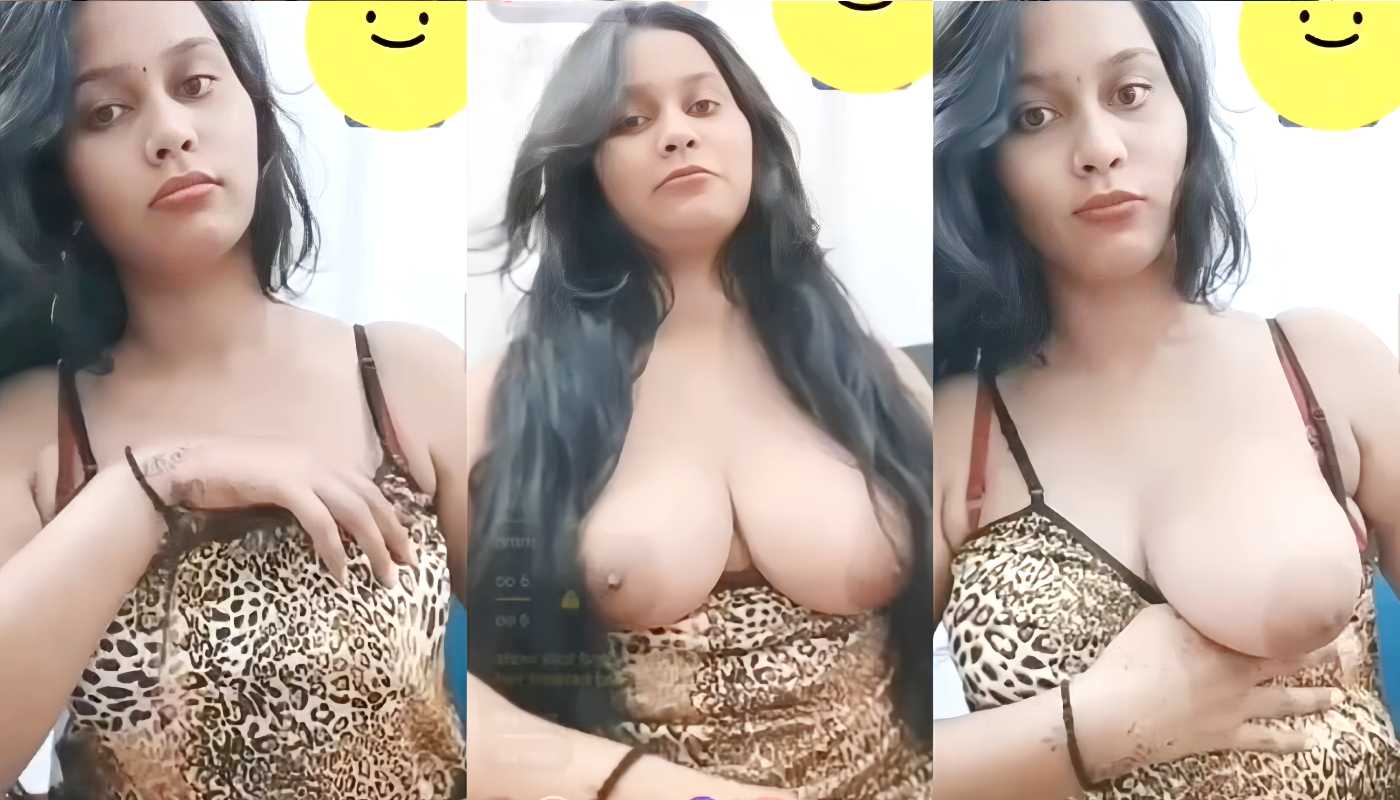 Indian Desi big boobs girl Divya bhabhi 1 to 1 private video calling in Chamet showing her Boobs on 01-05-26