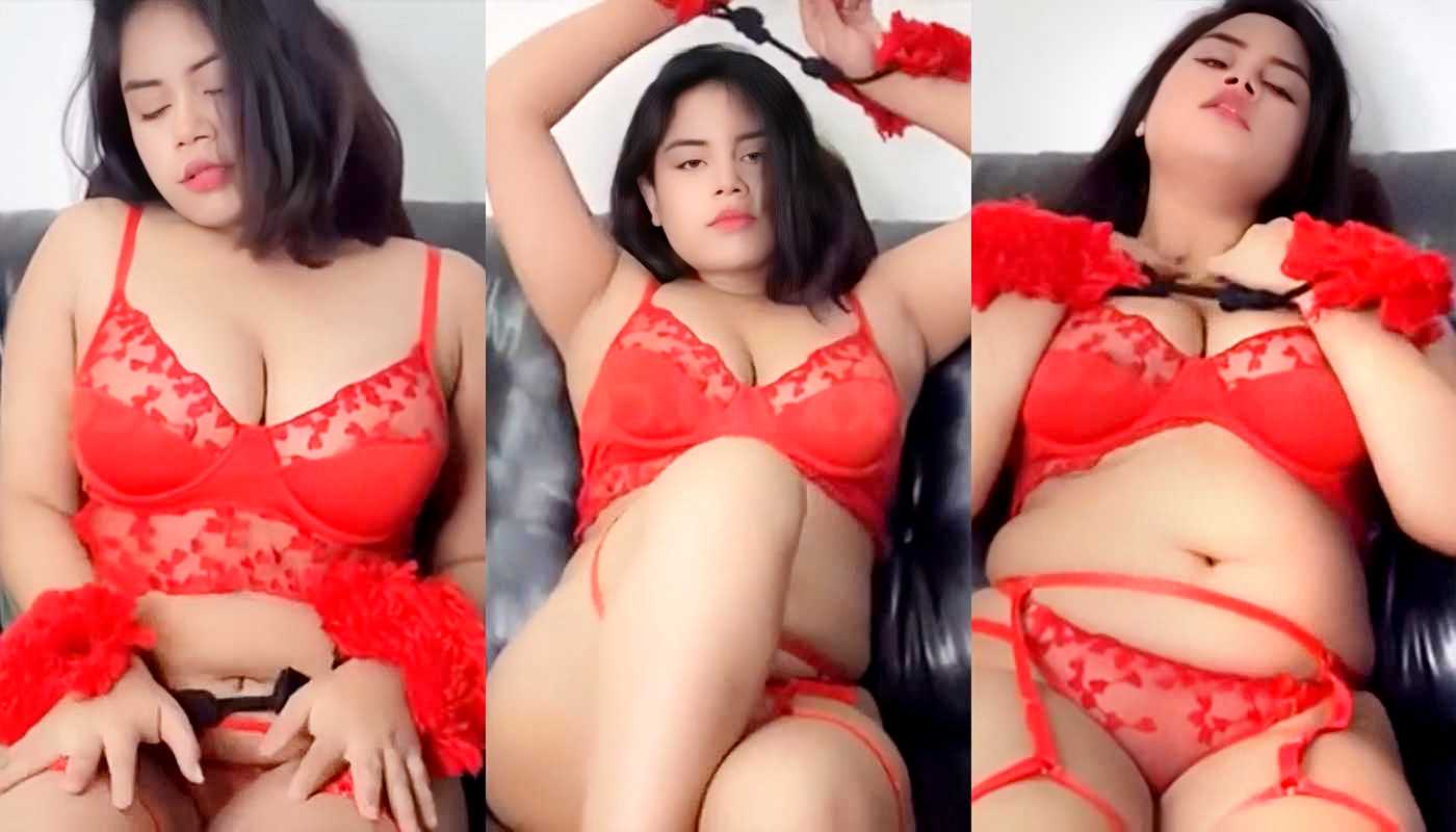 Chubby Sexy Hot Model Amesha G in Red Sexy Lingerie Hand Calf Nude Show Solo App Content