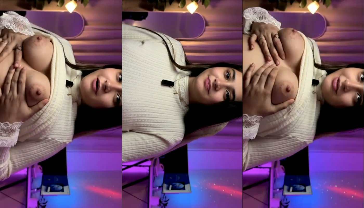 Demieliss live streaming in Stripchat showing her boobs solo show on 13-03-26