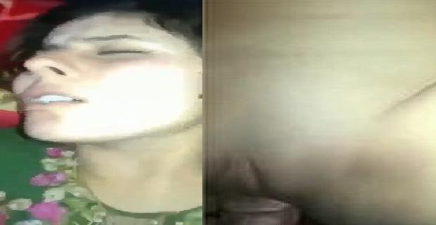 Desi girl pussy sex aur pissing nude hokar