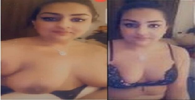Sexy desi girl boobs show video call par sex chat karte