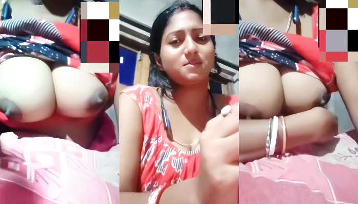 Priya_Sona married bhabhi 1 to 1 private video call in Chamet showing her boobs & pussy