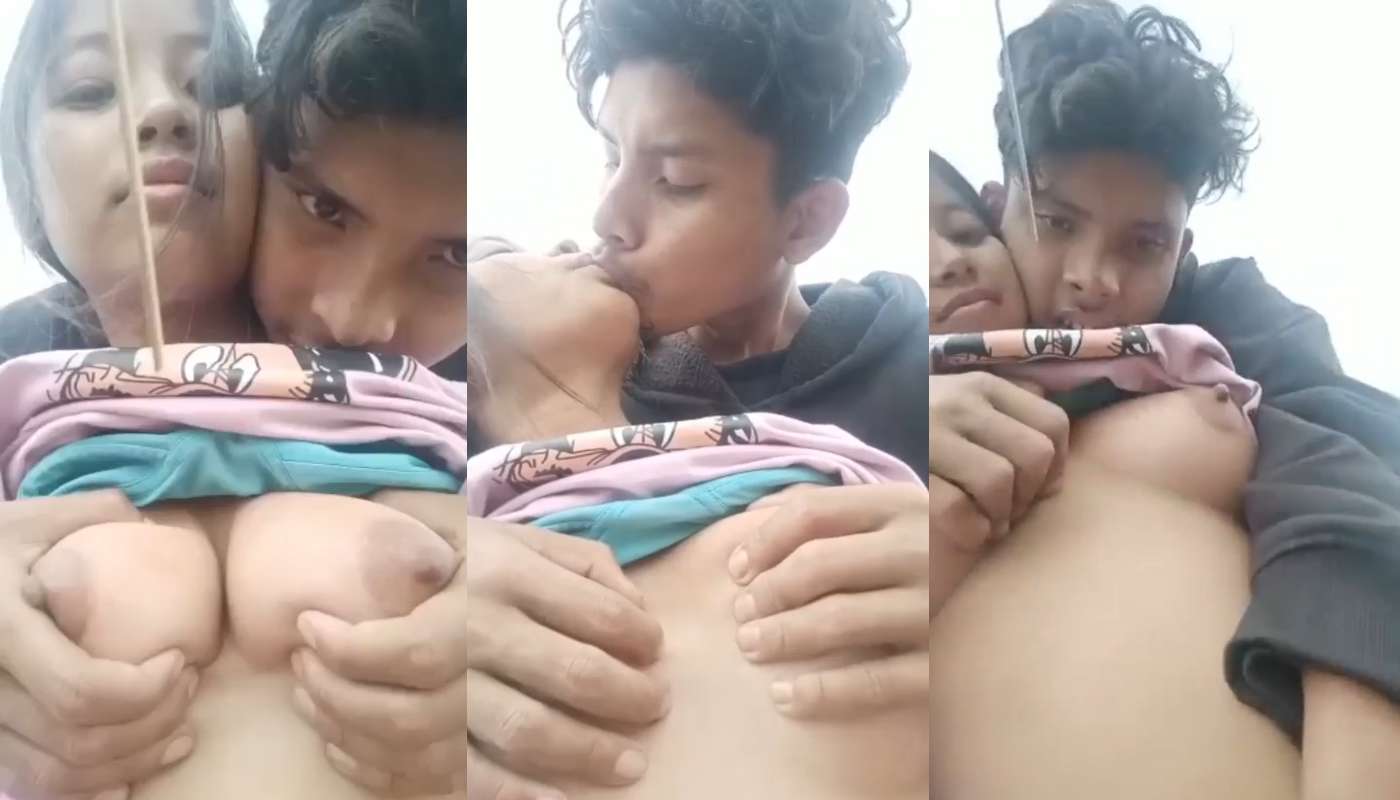 Cute Lover Outdoor Boob press and boob Sucking Sex MMS