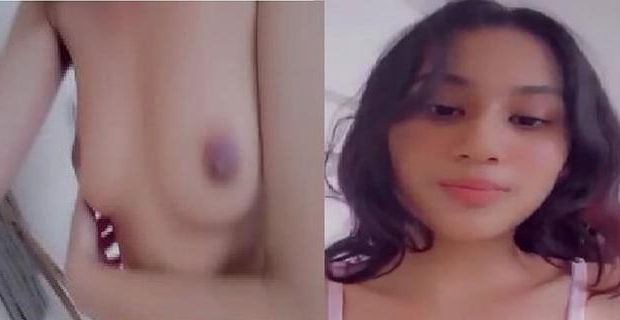 Horny ladki nude boobs show bf ko uksane ke liye