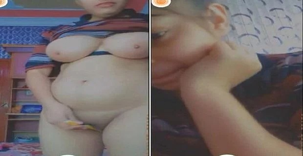 Desi big boobs girl ki masturbation toothbrush se